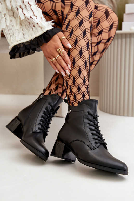 Suvarstomi aulinukai  su kulniukais  pašiltinti Juodos spalvos Vinceza 91110