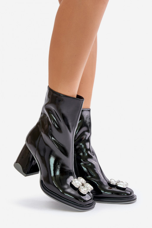 su lako efektu Moteriški aulinukai su ornamentais D&A MR880-019 Juodos spalvos