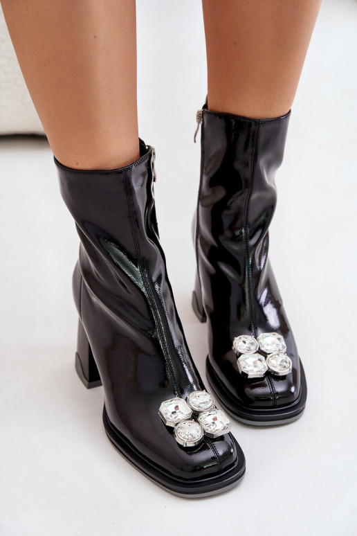 su lako efektu Moteriški aulinukai su ornamentais D&A MR880-019 Juodos spalvos