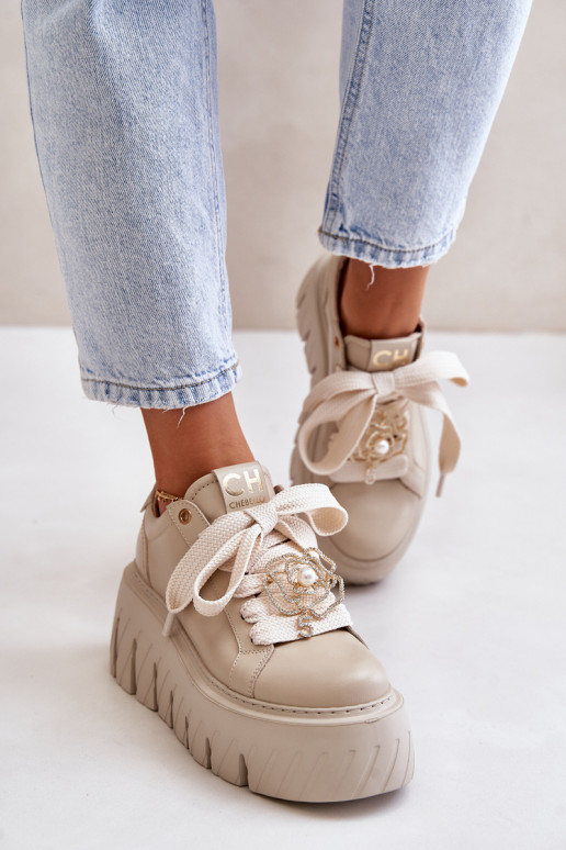  modelio batai  su madingais masyviais padais su aukso spalvos detalėmis CheBello 4530 smėlio spalvos