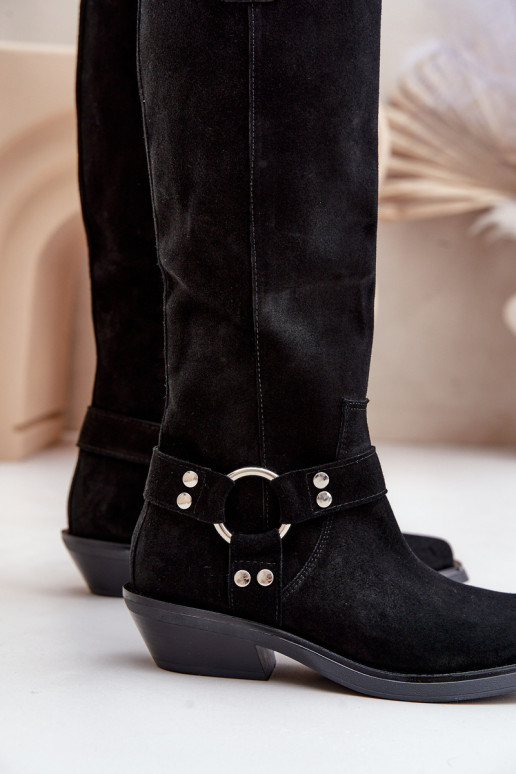 iš zomšos ilgaauliai batai kaubojiško stiliaus žemu kulniuku su ornamentais Zazoo 3656 Juodos spalvos