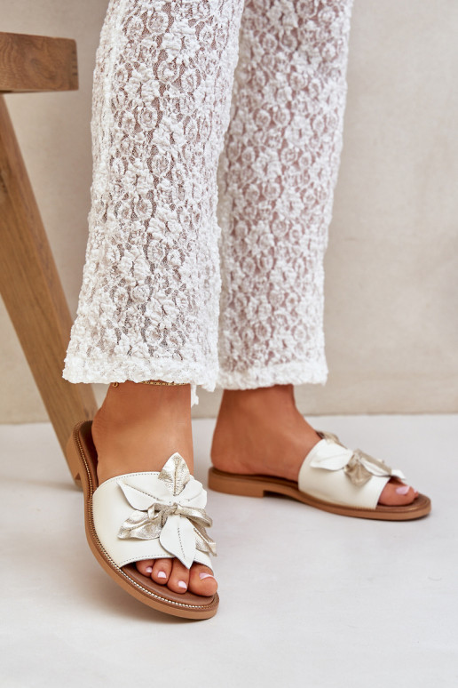 Šlepetės su ornamentais natūralios odos Zazoo 3667 baltos spalvos