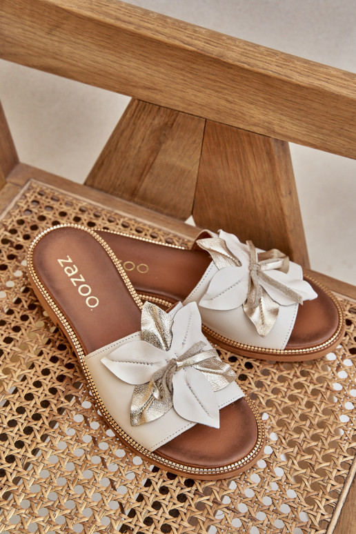 Šlepetės su ornamentais iš natūralios odos Zazoo 3667 baltos spalvos