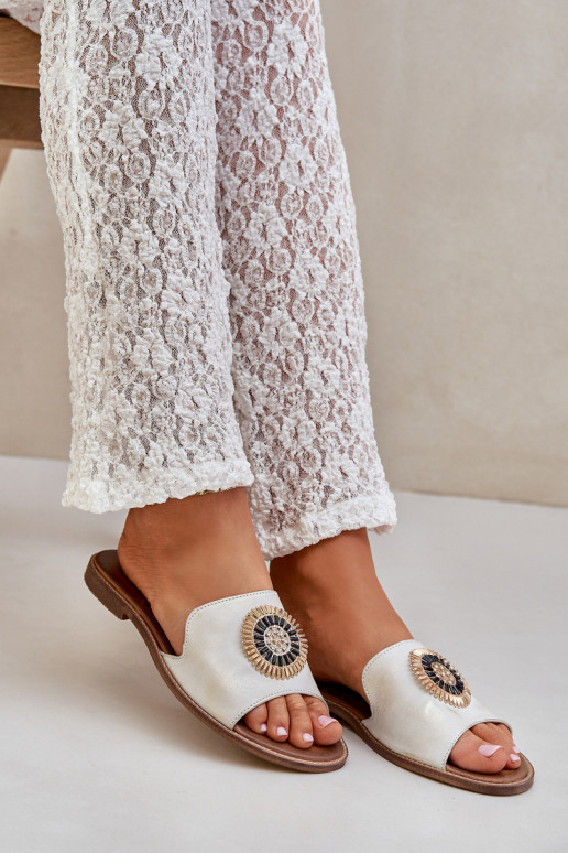 Šlepetės su ornamentais su plačiais kulniukais  3047/O aukso spalvos Przecierany