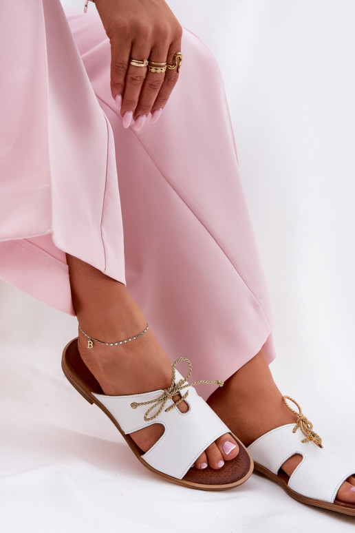 Šlepetės  su plačiais kulniukais Zazoo 3022 baltos spalvos