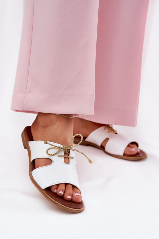 Šlepetės  su plačiais kulniukais Zazoo 3022 baltos spalvos