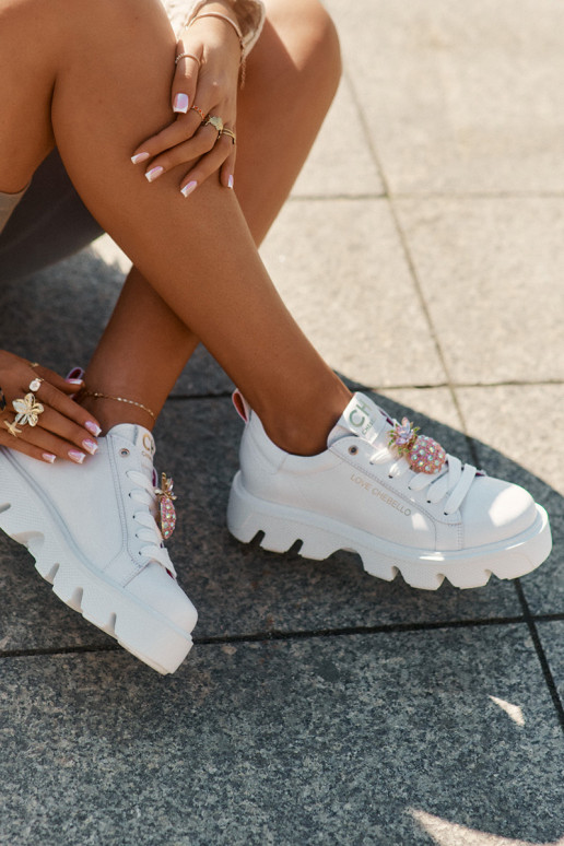    modelio batai dekoruoti Broszką Ananas CheBello 4651 baltos spalvos