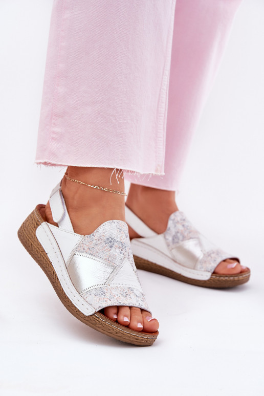 Moteriškos basutės     L7067-11 baltos spalvos