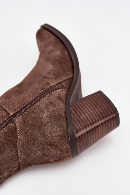 iš zomšos ilgaauliai batai su kulniukais  rudos spalvos Lissara iš zomšos ilgaauliai batai su kulniukais  rudos spalvos Lissara