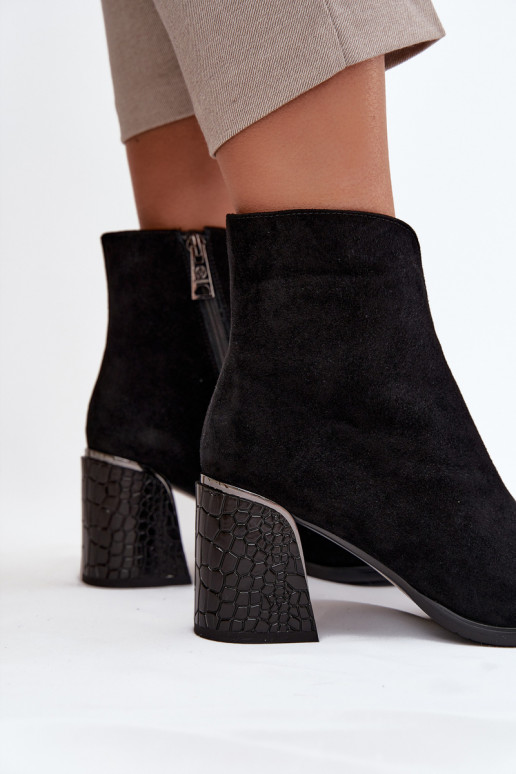 iš zomšos Moteriški aulinukai su įspaudu pašiltinti Vinceza 66801 Juodos spalvos