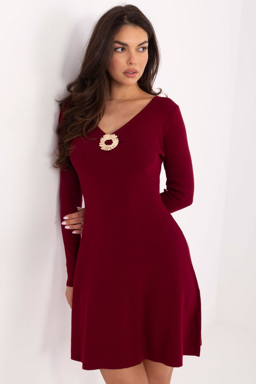 Burgundinė suknelė