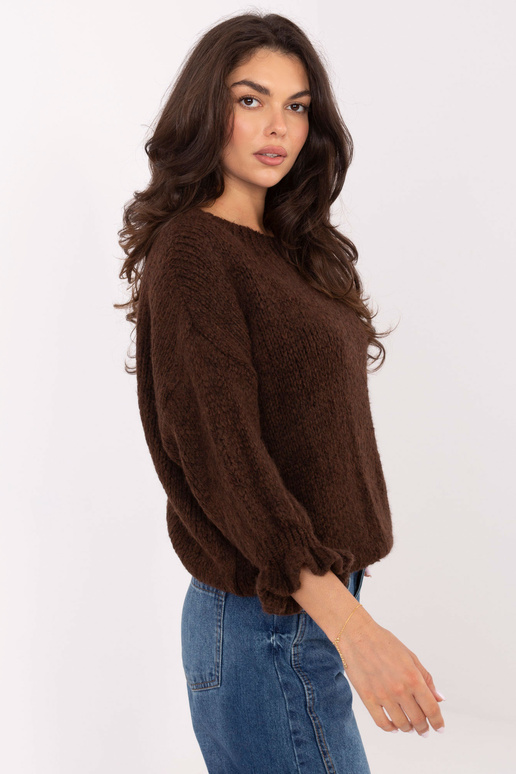 Tamsiai rudas megztinis