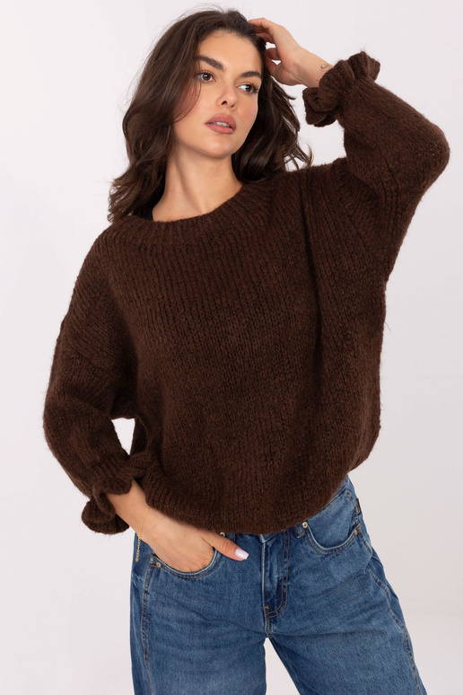 Tamsiai rudas megztinis