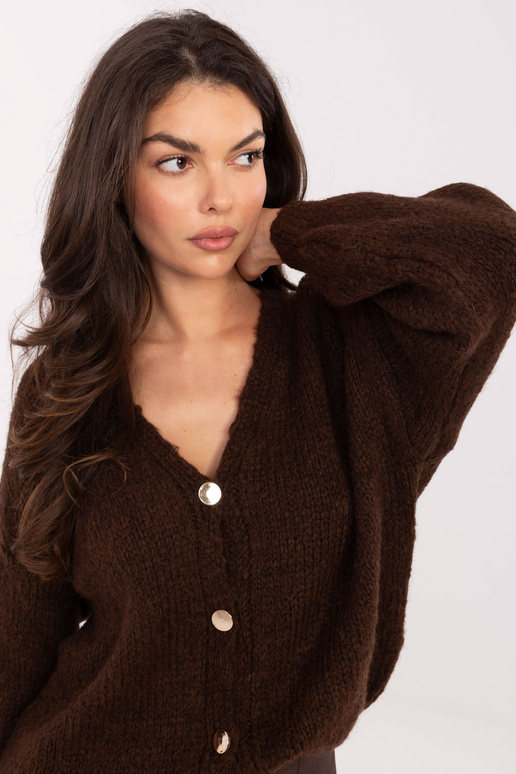 Tamsiai rudas megztinis