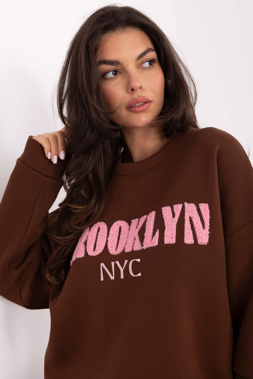 Rudas megztinis su gobtuvu