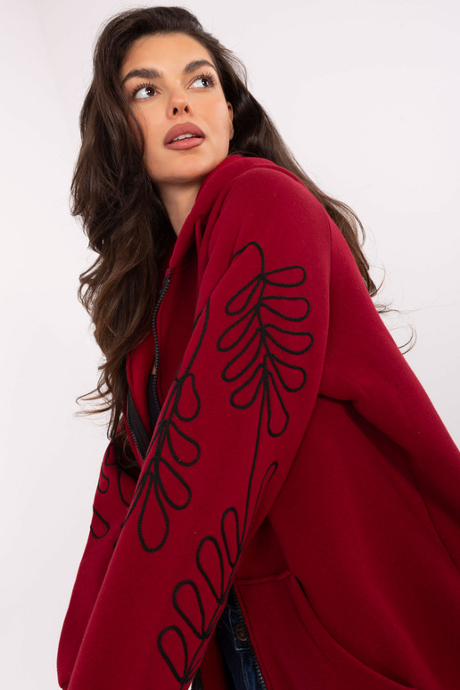 Burgundinis džemperis