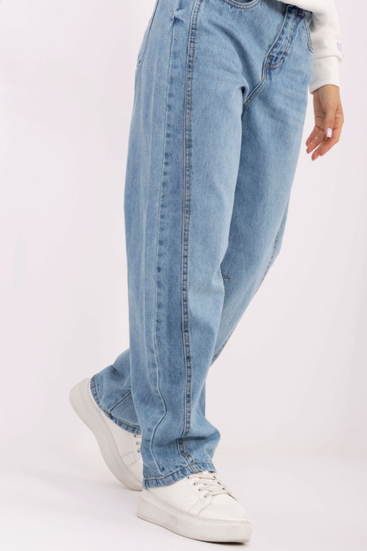 Šviesiai mėlynos kelnės