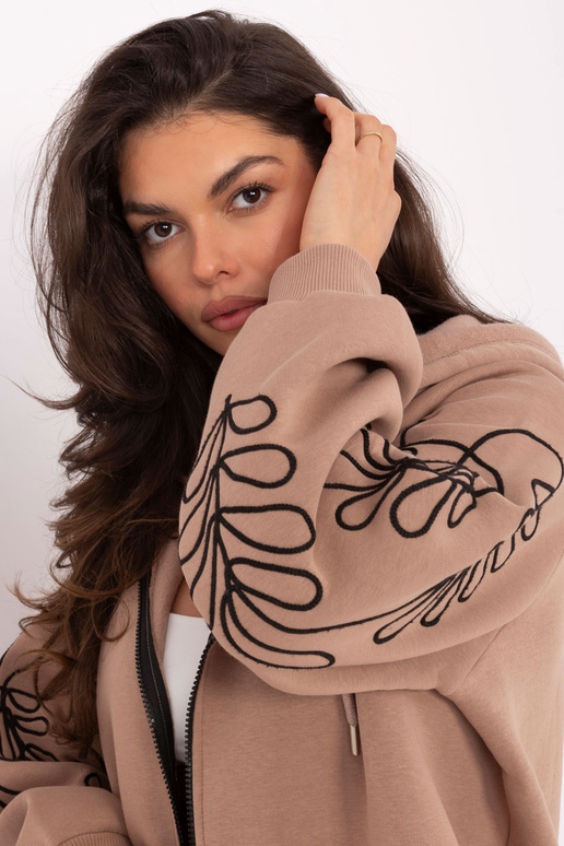 Tamsiai smėlinės spalvos džemperis