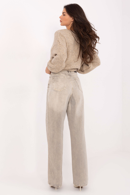 Pilkai smėlinės kelnės