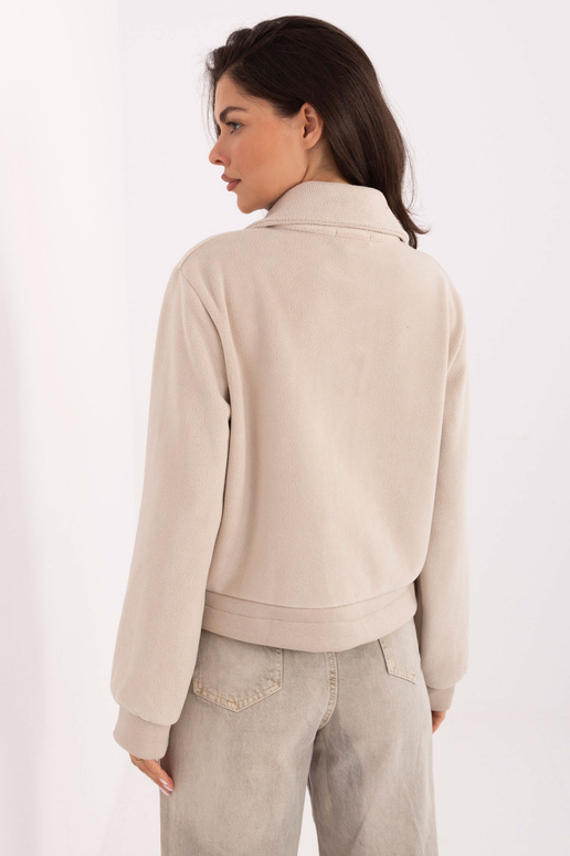 Šviesiai smėlinis džemperis