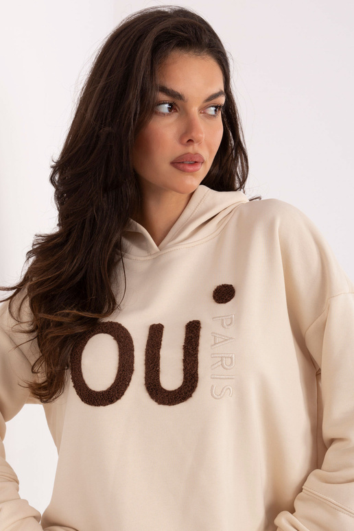 Šviesiai smėlinis džemperis