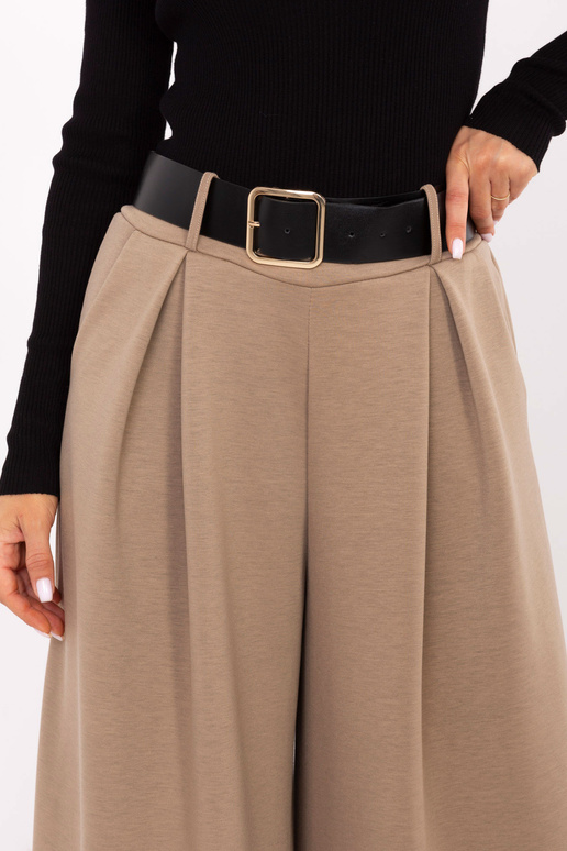 Tamsiai smėlinės kelnės