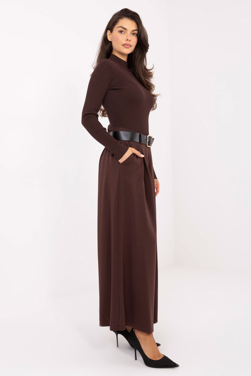 Tamsiai rudos kelnės