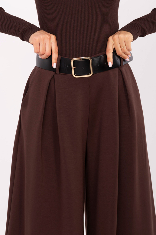 Tamsiai rudos kelnės