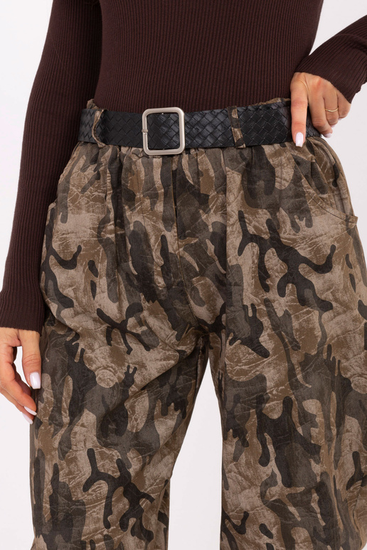 Chaki spalvos kelnės