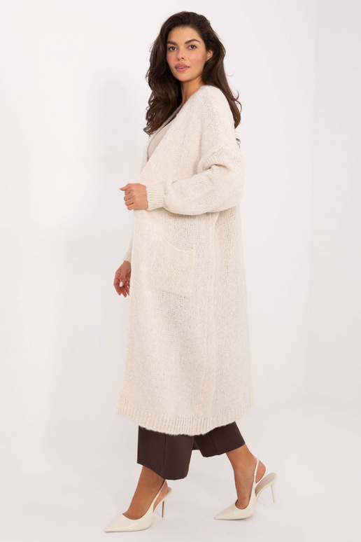 Šviesiai smėlinės spalvos megztinis