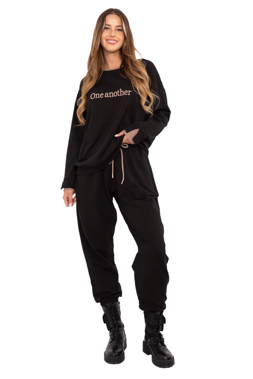 Komplektas juodos spalvos