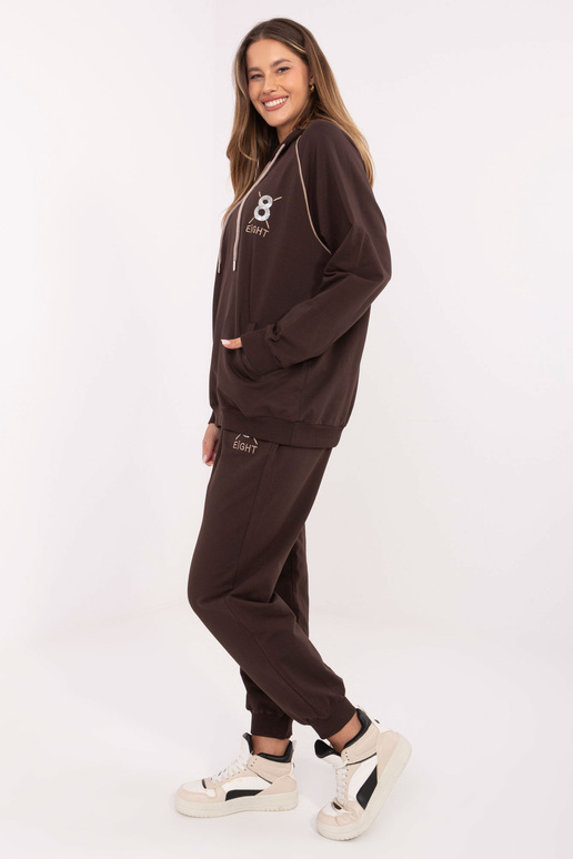 Komplektas tamsiai rudos spalvos