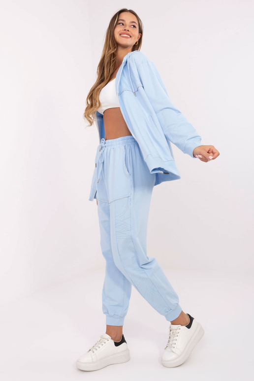 Komplektas šviesiai mėlynos spalvos