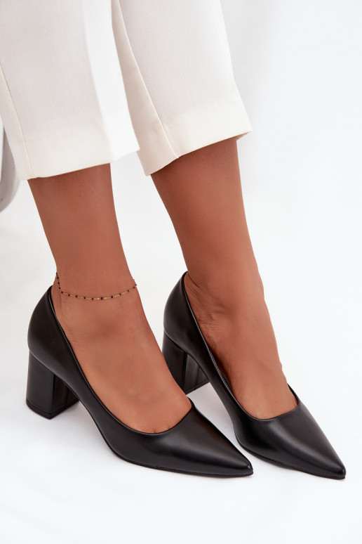 Bateliai Na Słupkowym Obcasie Ze Szpiczastymi Noskami Juodos spalvos Ryvessa