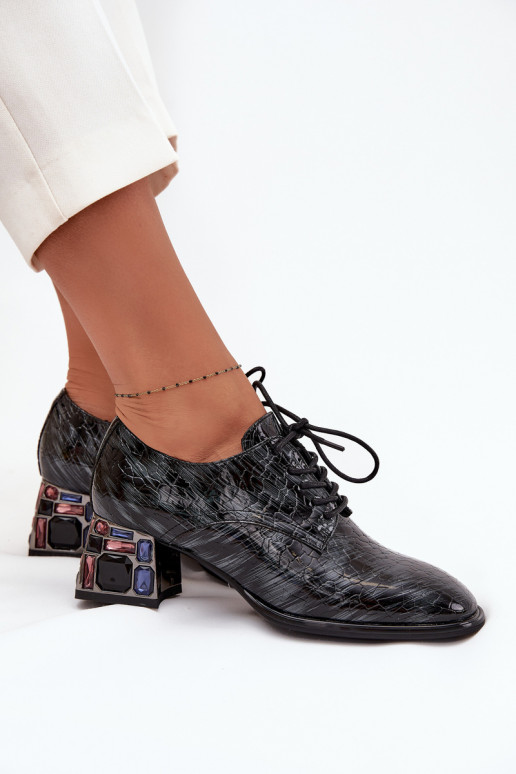 Lakuoti natūralios odos pusbačiai  su kulniukais su spindinčiomis akutėmis Artiker 57C0072 pilkos spalvos