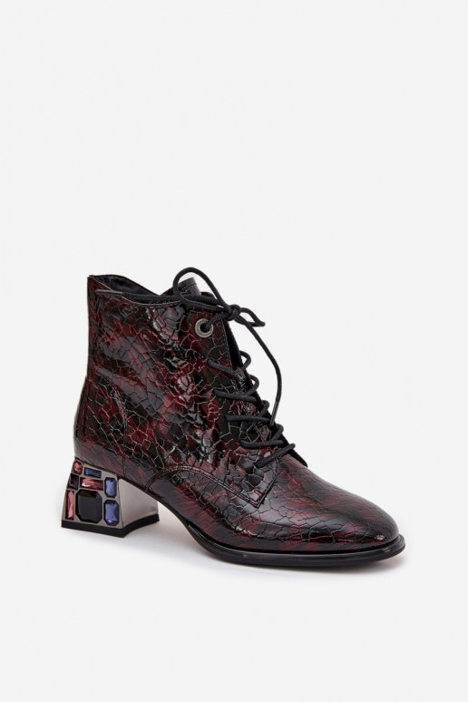 su lako efektu Moteriški aulinukai Z Naturalnej Skóry su kulniukais su spindinčiomis akutėmis Artiker 57C0130 bordo spalvos