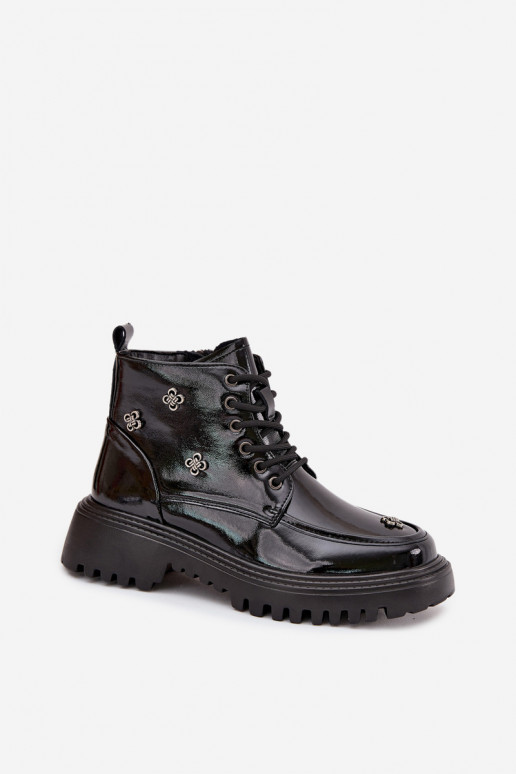   pašiltinti Moteriški aulinukai su gražiomis detalėmis su lako efektu Artiker 57C0345 Juodos spalvos