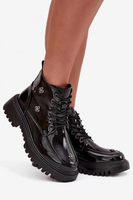   pašiltinti Moteriški aulinukai su gražiomis detalėmis su lako efektu Artiker 57C0345 Juodos spalvos