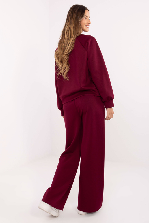 Burgundiškas komplektas