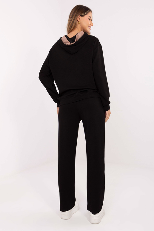 Juodai smėlinis komplektas