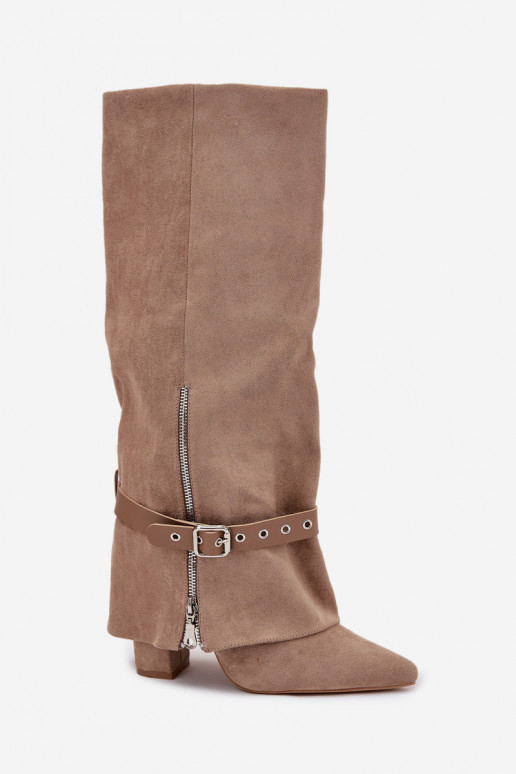 Moteriški ilgaauliai batai įsispiriamo modelio su kulniukais, su dekoruotais kulnais smėlio spalvos Jolivine