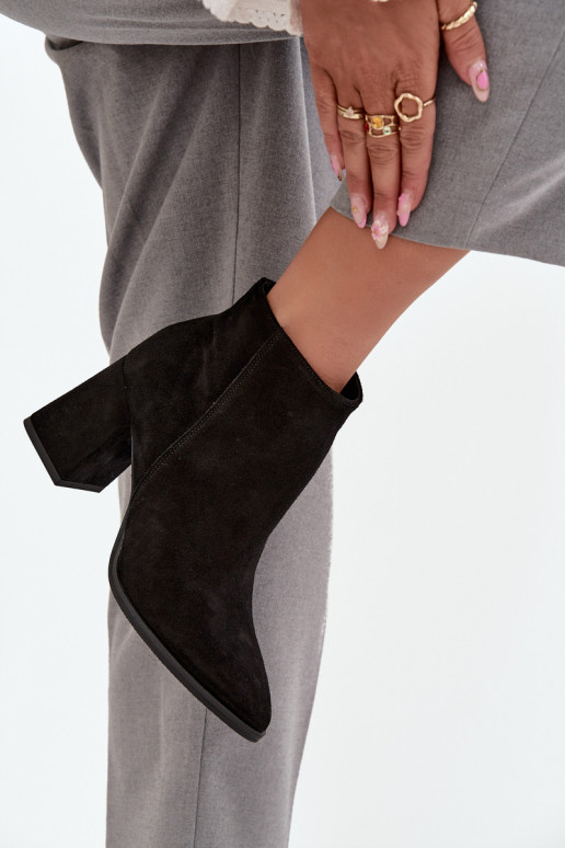 Aulinukai Z Naturalnego Zamszu Obcas Słupek pašiltinti Juodos spalvos Zazoo 3128