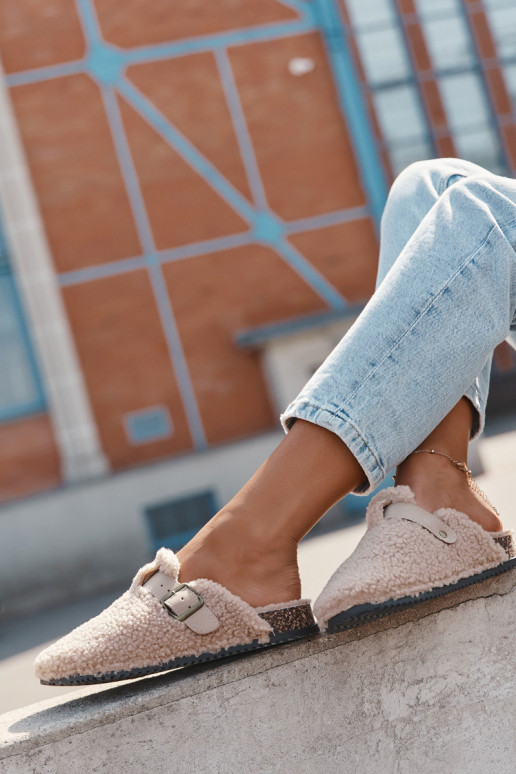 Moteriškos šlepetės su kailiuku „Typu Baranek" smėlio spalvos „Lorivine"