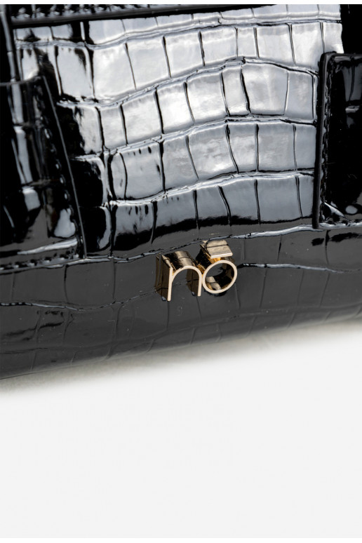 Nedidelė rankinė bagažinė su įspaustu raštu NOBO BAG5800-M20 juoda