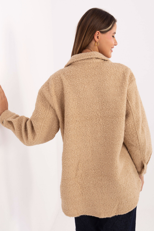 Smėlinės spalvos striukė