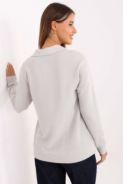 Šviesiai pilkos spalvos palaidinė