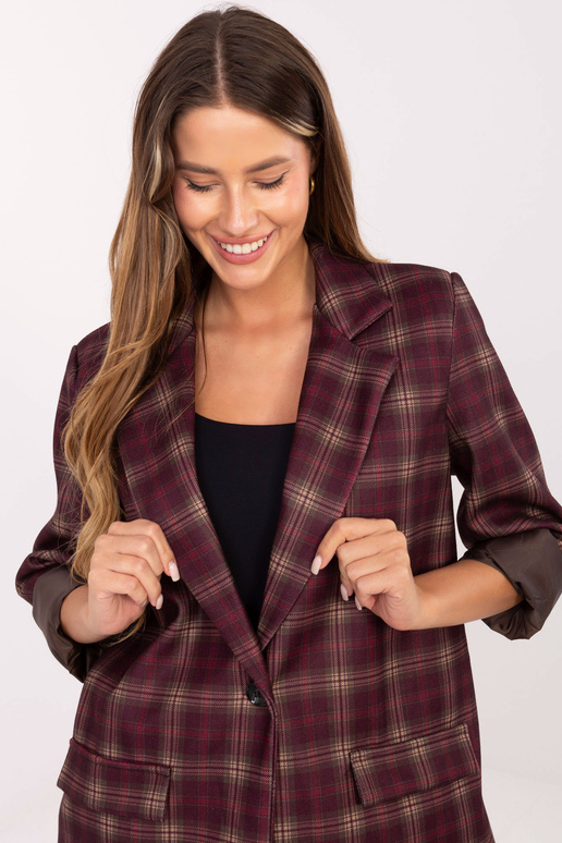 Vyšninės spalvos švarkas