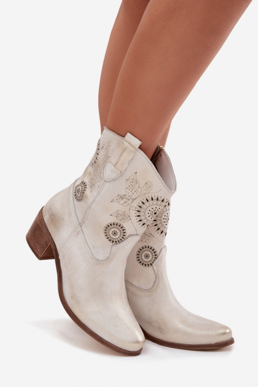 iš zomšos Aulinukai  su aužūro elementais su kulniukais Zazoo 3844 aukso spalvos Przecierany