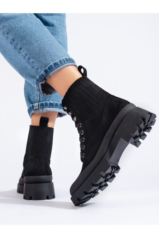 Juodos spalvos  iš zomšos batai