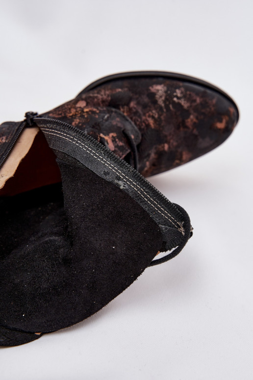 iš zomšos  Aulinukai su plačiais kulniukais  06391-02 Juodos ir-aukso spalvos